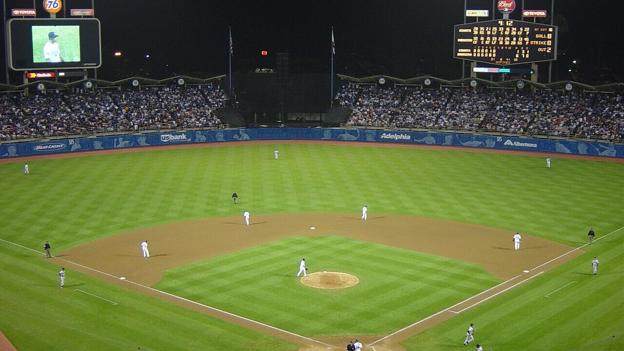 1280px Dodger Stadium at Night September 2002