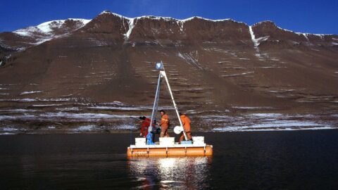 1280px Greenland raft drilling hg