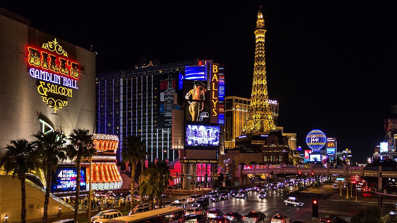 1280px Las Vegas %28Nevada%2C USA%29%2C The Strip 2012 6232